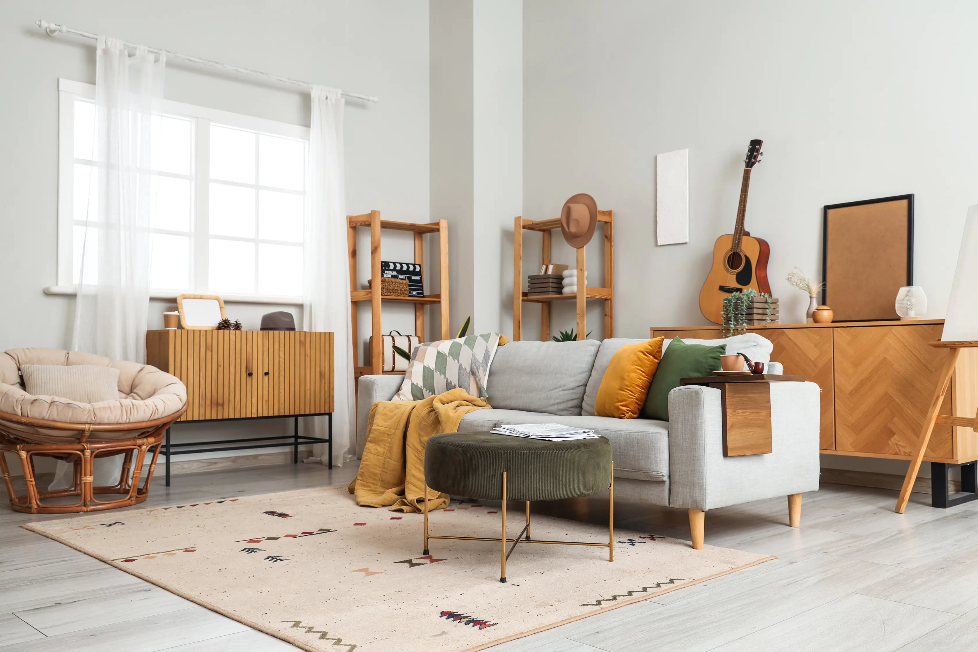 北歐風客廳陳列|木質收納家具與布沙發佈置靜謐空間|上手家居