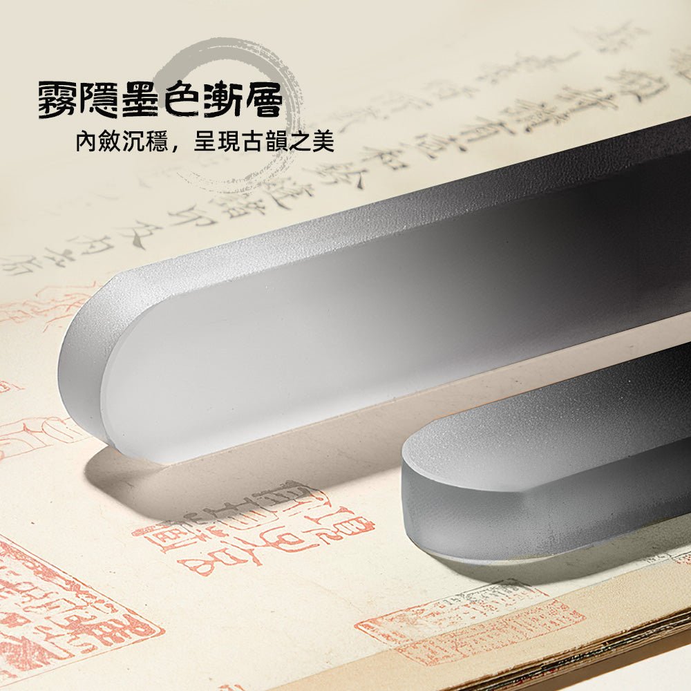 琉璃紙鎮|霧隱墨色漸層・清透雅致・書桌上的靜謐之器