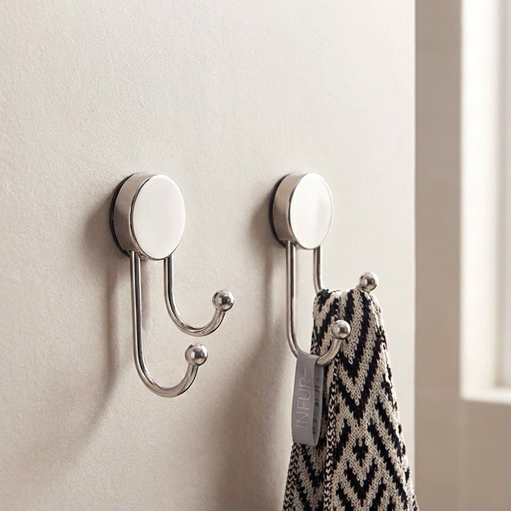 質感不鏽鋼吸盤掛鉤|一壓上牆不傷牆・圓潤雙球不勾傷衣物