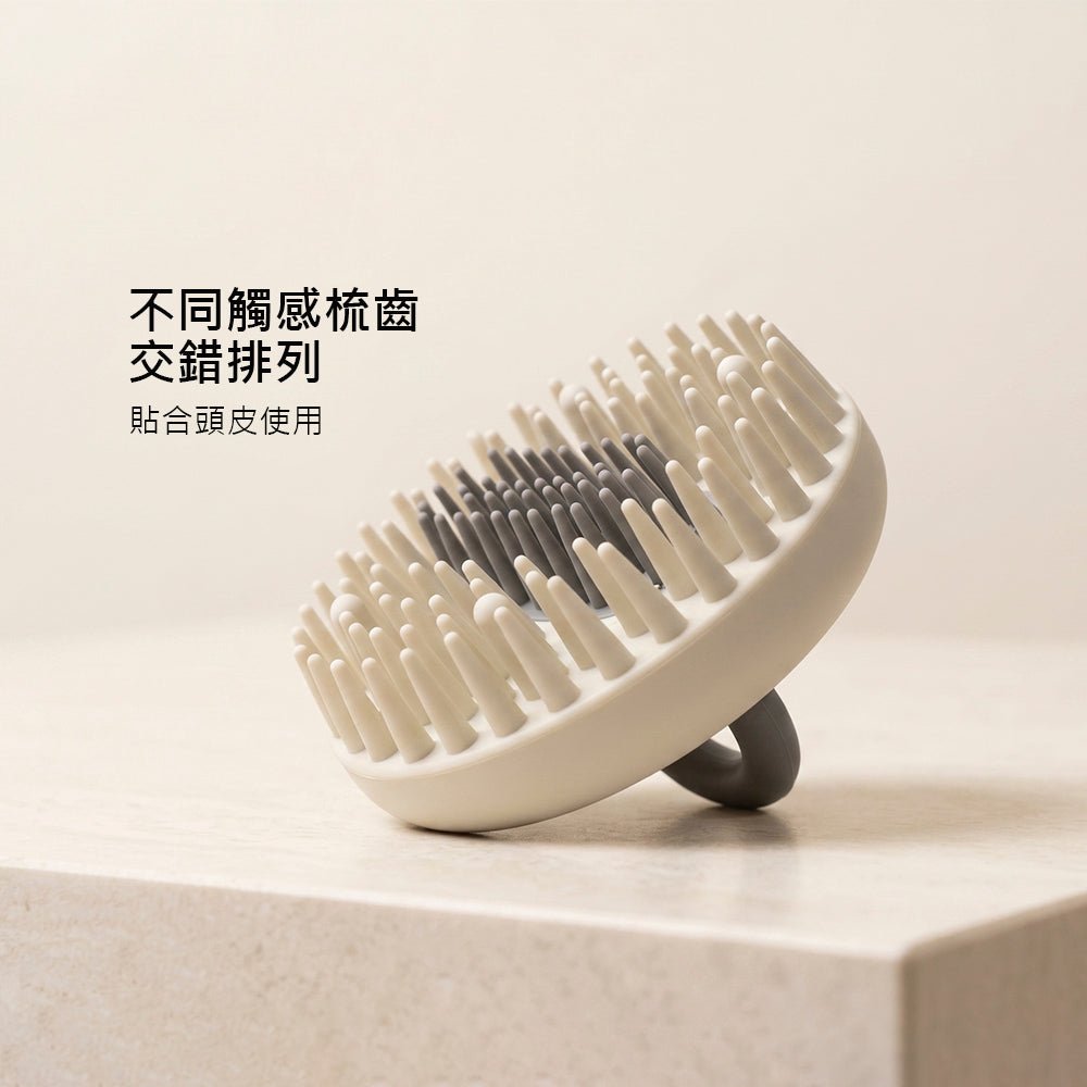 矽膠頭皮按摩梳|洗髮順手一刷・提把可拆換握法更順手