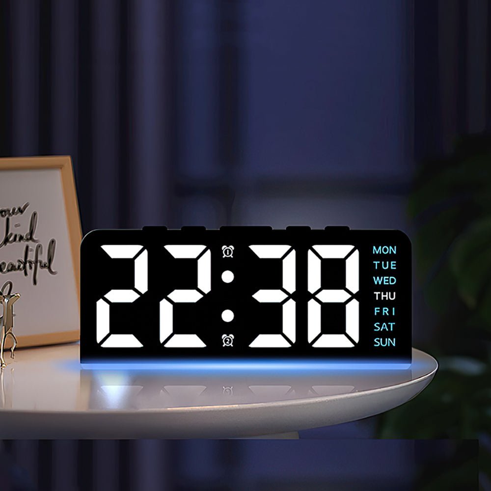 超大數字LED時鐘 擺放於床頭顯示夜晚時間|上手家居