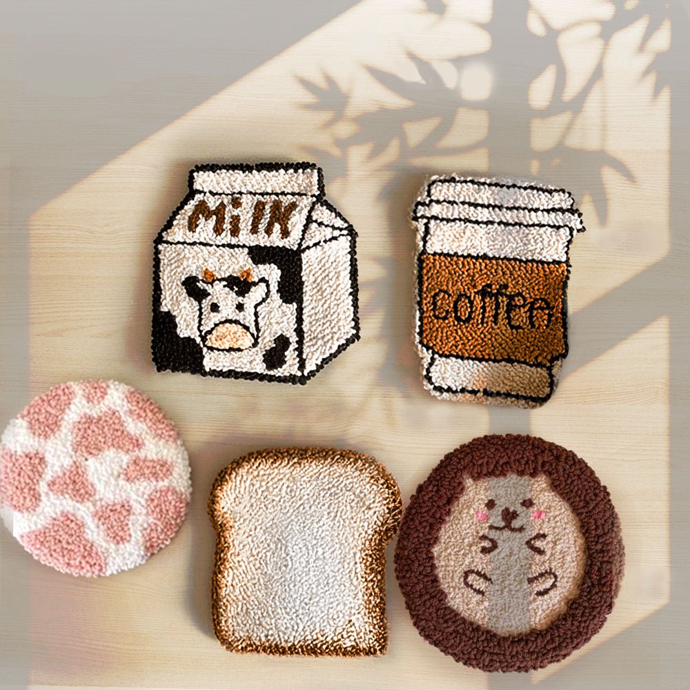 杯墊刺繡材料包實拍圖,展示完成品與戳戳繡過程情境|上手家居