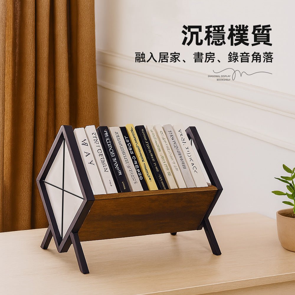 斜插木紋展示書架｜桌上閱讀角落的風景