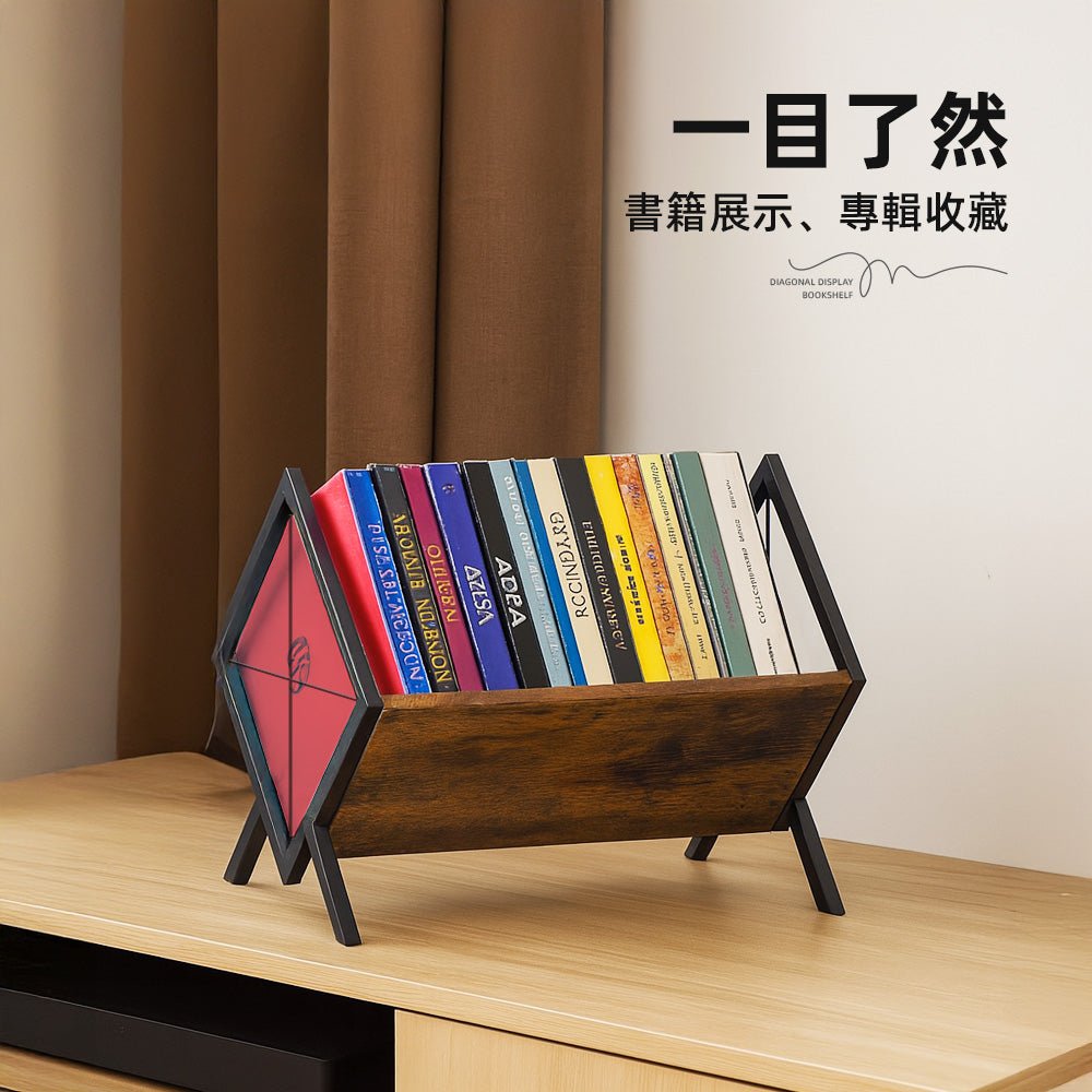 斜插木紋展示書架｜桌上閱讀角落的風景