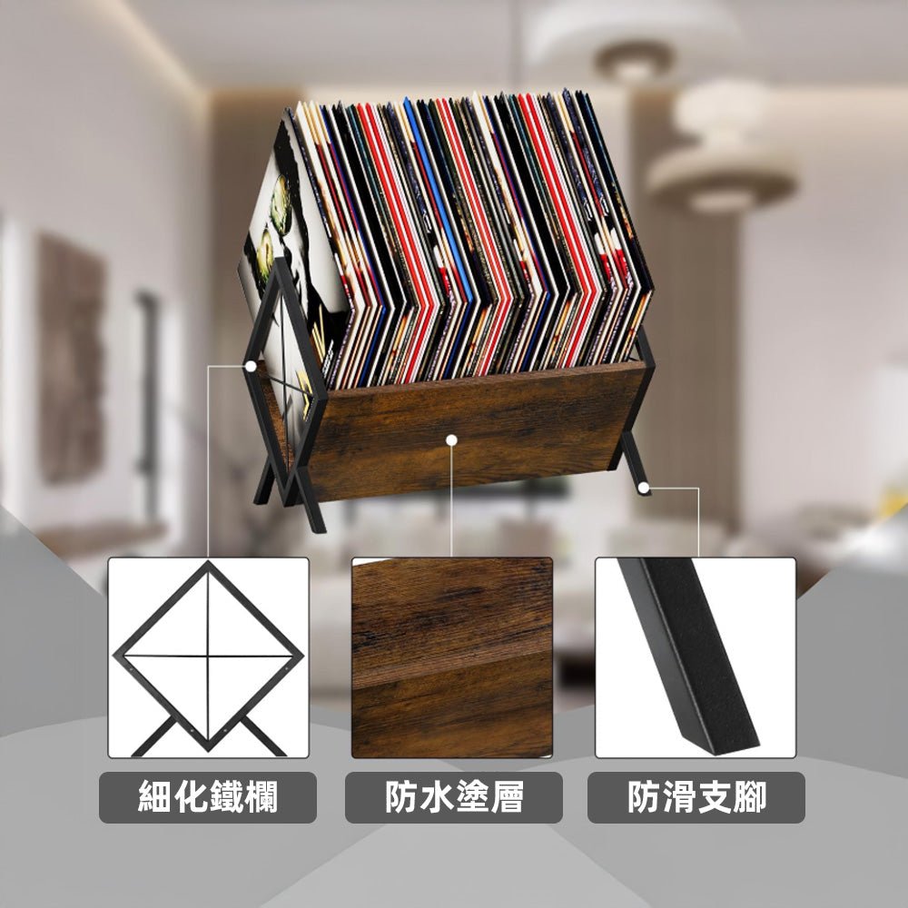 斜插木紋展示書架｜桌上閱讀角落的風景