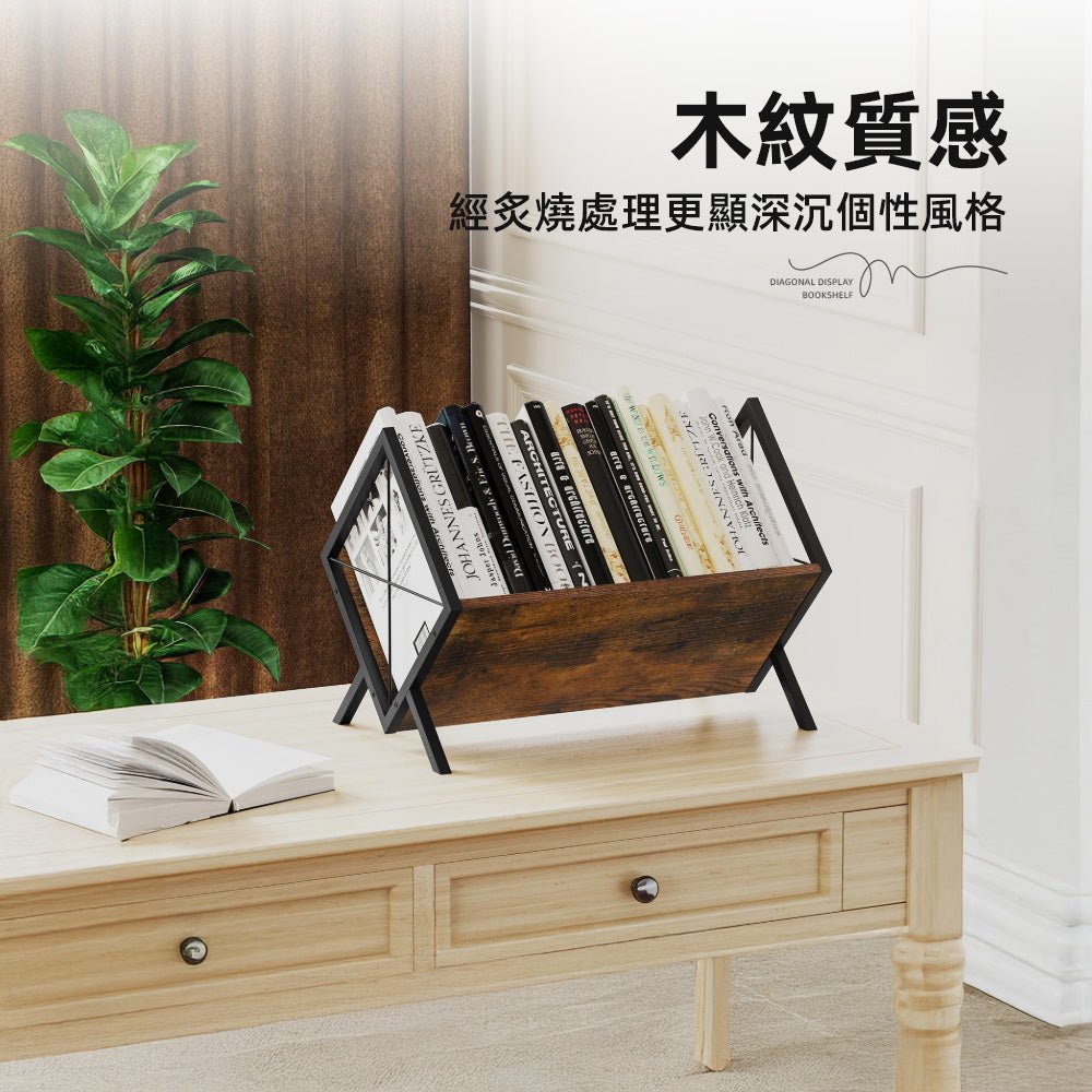 斜插木紋展示書架｜桌上閱讀角落的風景