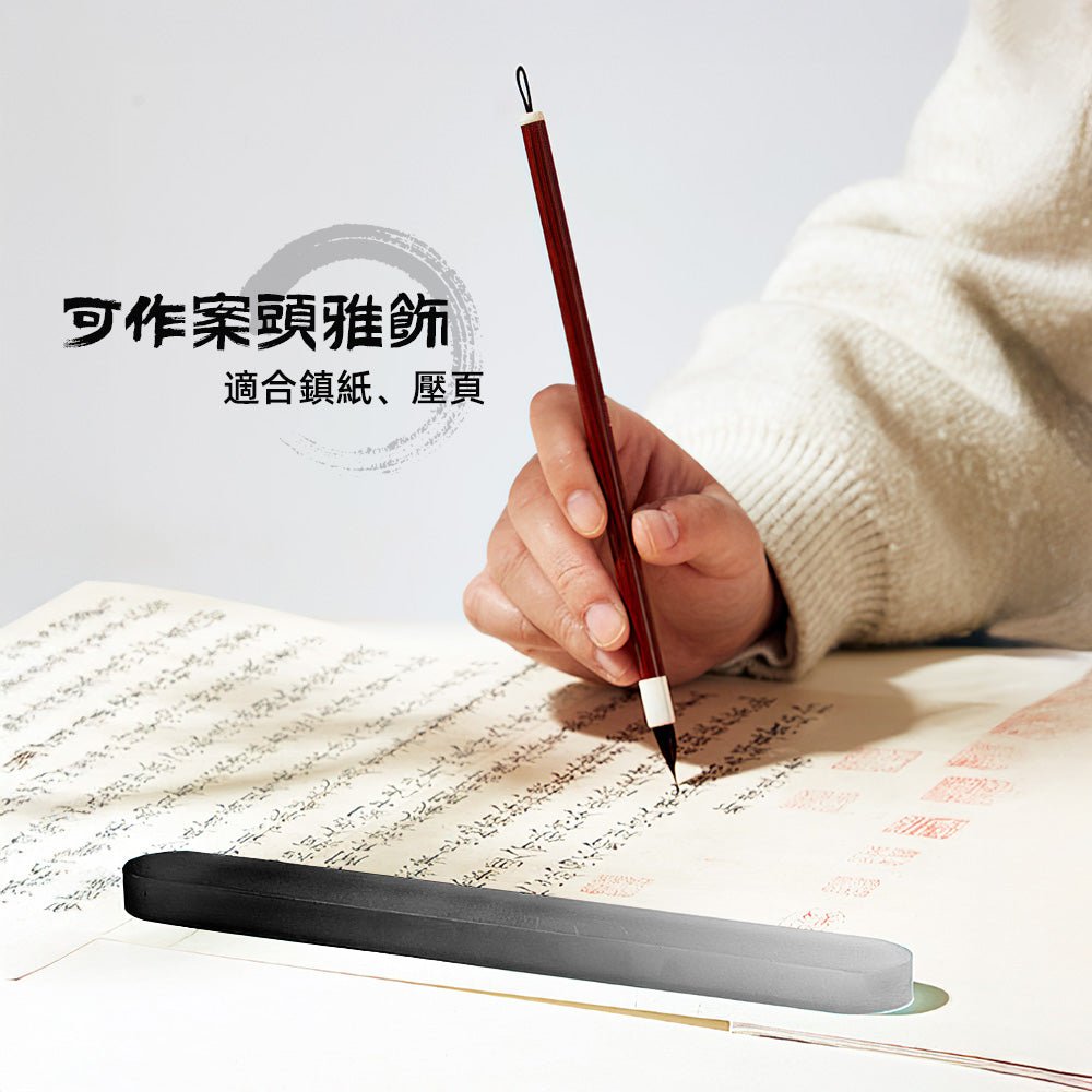 琉璃紙鎮｜霧隱墨色漸層・清透雅致・書桌上的靜謐之器